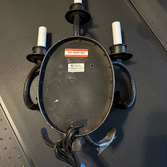 Elegant Black Iron Wall Sconce - Picture 6 of 6